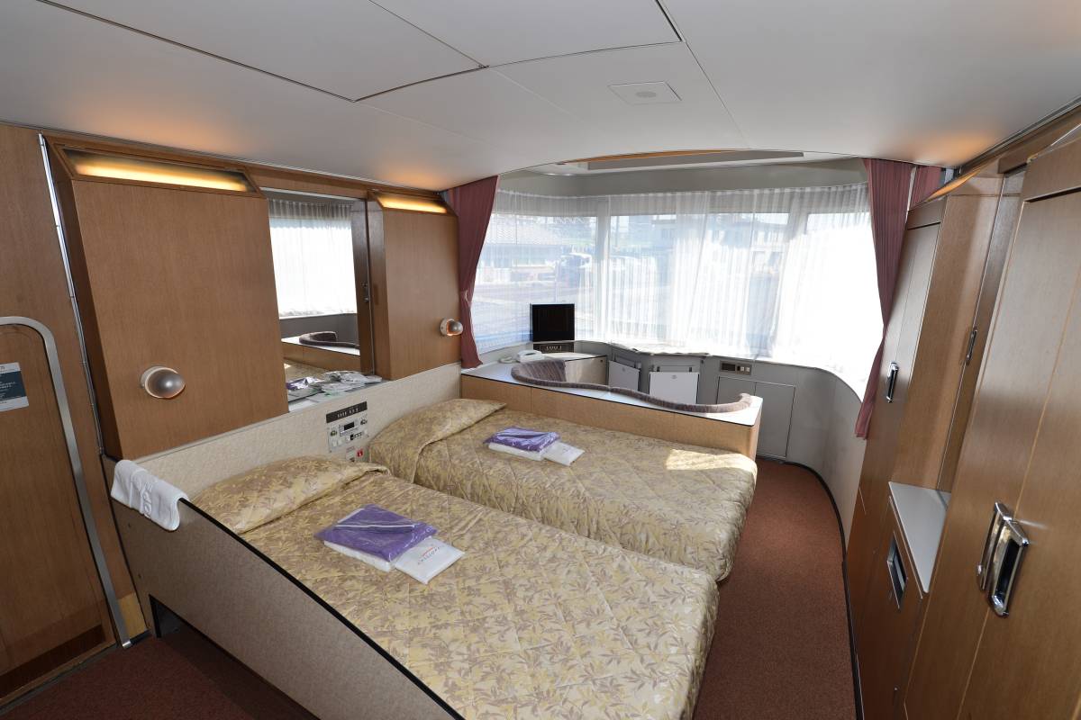 引退した寝台特急カシオペア「1両展示」大宮駅近くで工事中の大型複合